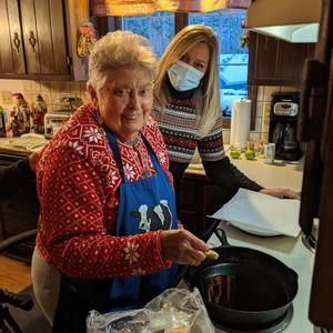 Meet your Posher, Elaine